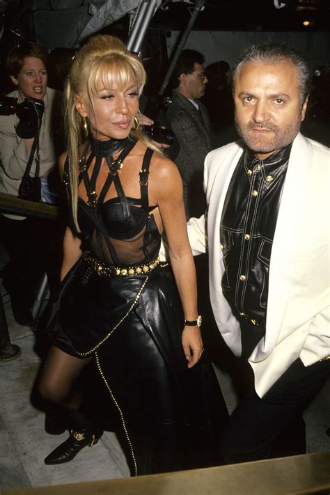 gianni versace abiti con fibbie 1994|gianni versace fashion.